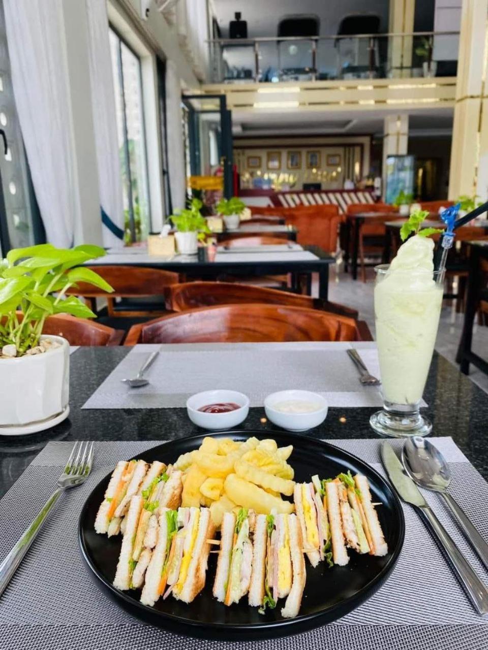 Kampot Sunny Hotel Экстерьер фото